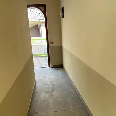 Le Di Azzano Vicino All'aeroporto Di Alice E Giorgia Apartment *